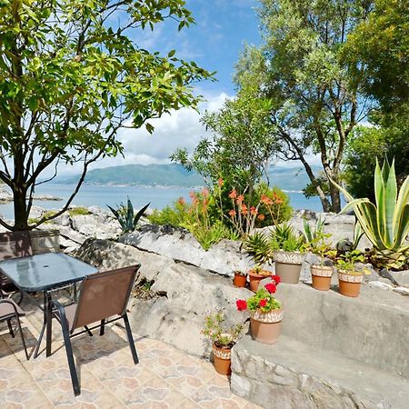 Holiday Home Brinic Tivat Bagian luar foto