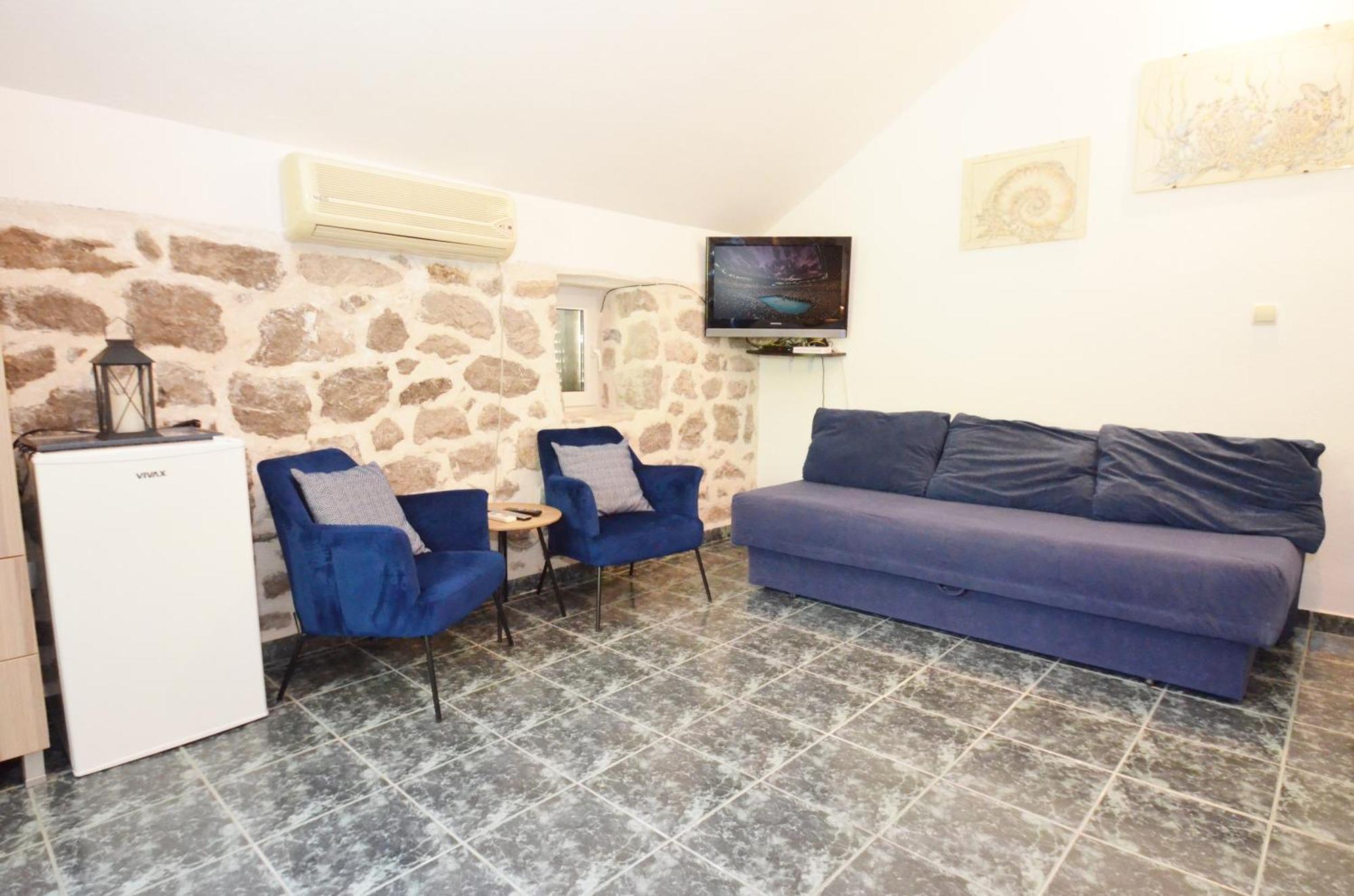 Holiday Home Brinic Tivat Bagian luar foto